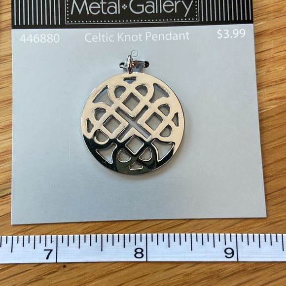 Lot of fun pendants NWT - Picture 4 of 4